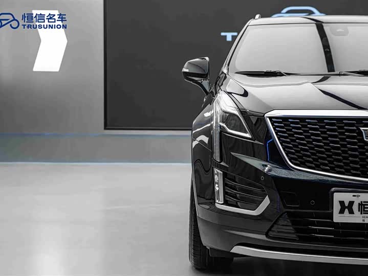 Фото 8 - Cadillac XT5