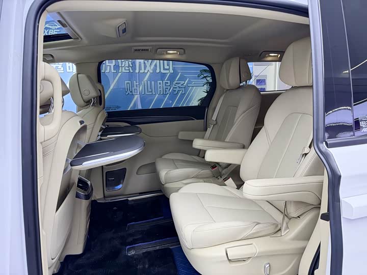 Фото 7 - Buick GL8 ES