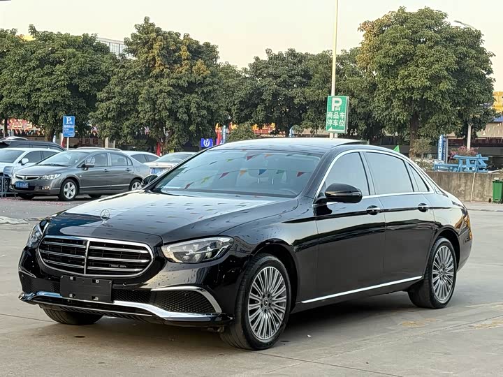 Фото 2 - Mercedes-Benz E-Class