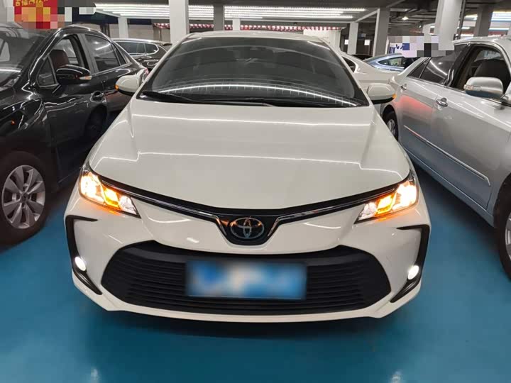 Фото 3 - Toyota Corolla