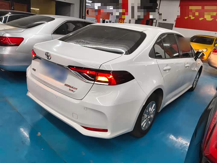 Фото 7 - Toyota Corolla