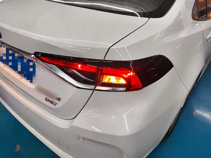 Фото 8 - Toyota Corolla