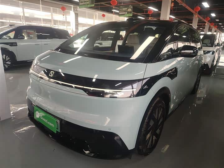 Фото 1 - Zeekr Mix