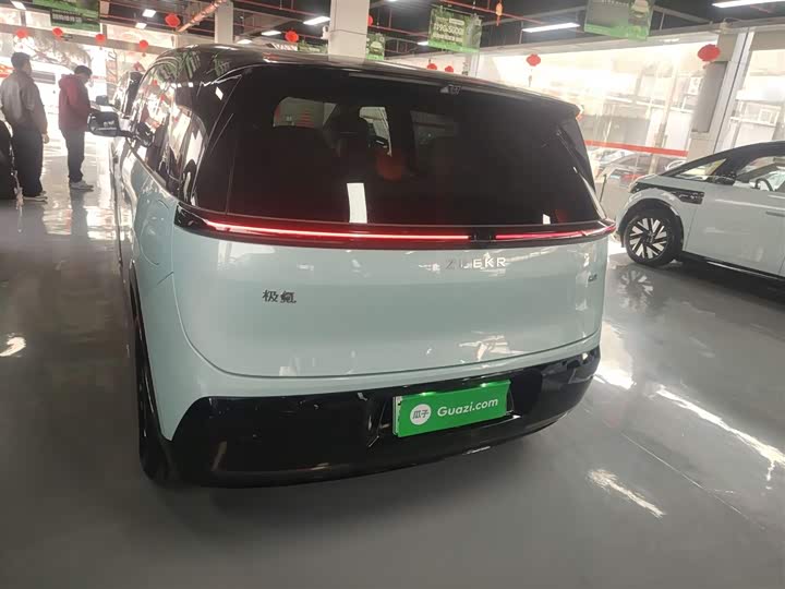 Фото 6 - Zeekr Mix