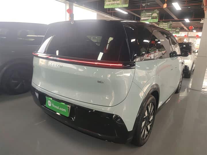 Фото 7 - Zeekr Mix