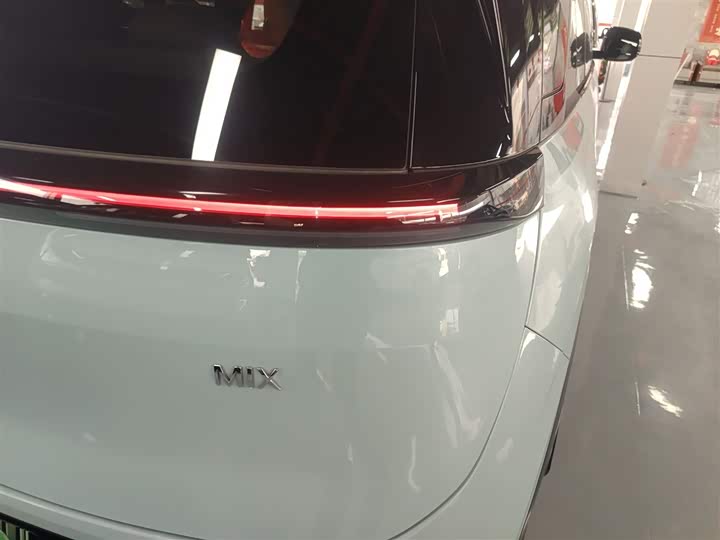 Фото 8 - Zeekr Mix