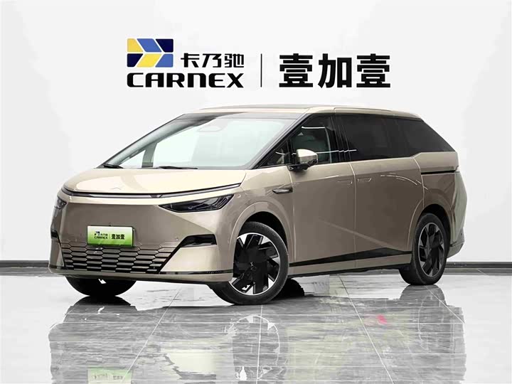 Фото 1 - XPeng X9