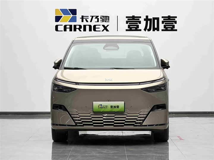 Фото 2 - XPeng X9