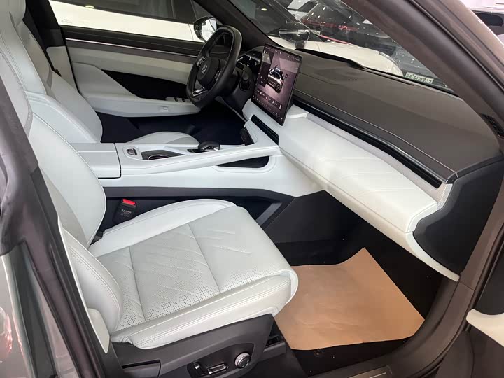 Фото 4 - Zeekr 001