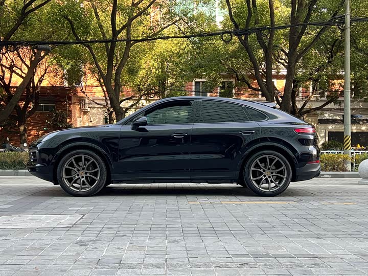 Фото 2 - Porsche Cayenne