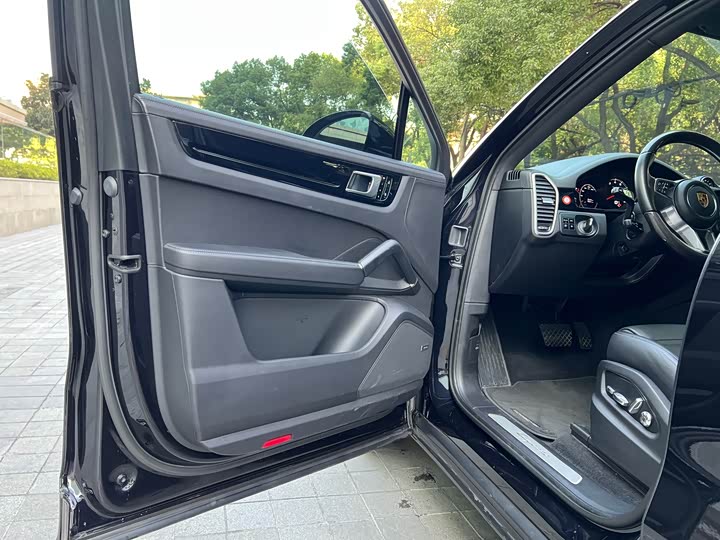 Фото 7 - Porsche Cayenne