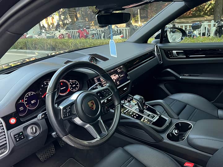 Фото 8 - Porsche Cayenne