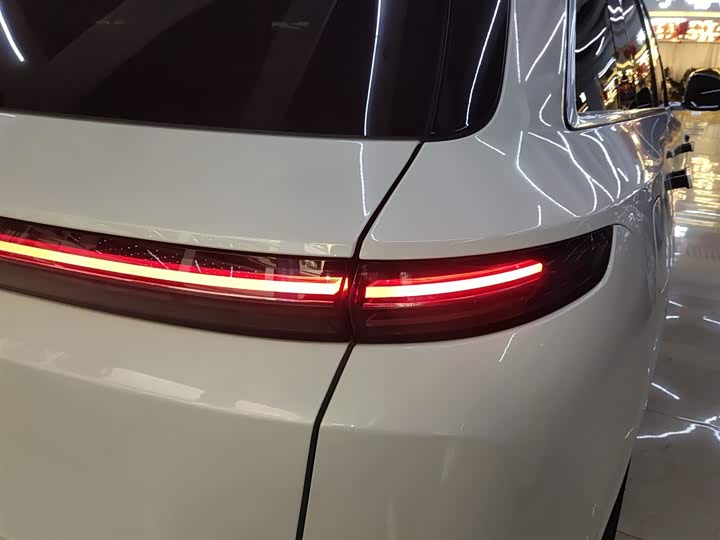 Фото 8 - LiXiang L7