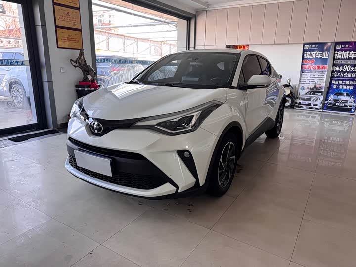 Фото 1 - Toyota C-HR