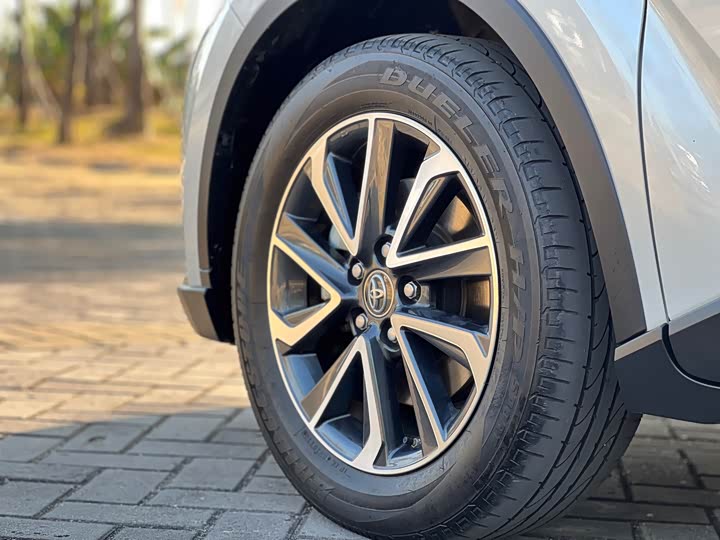 Фото 9 - Toyota Izoa