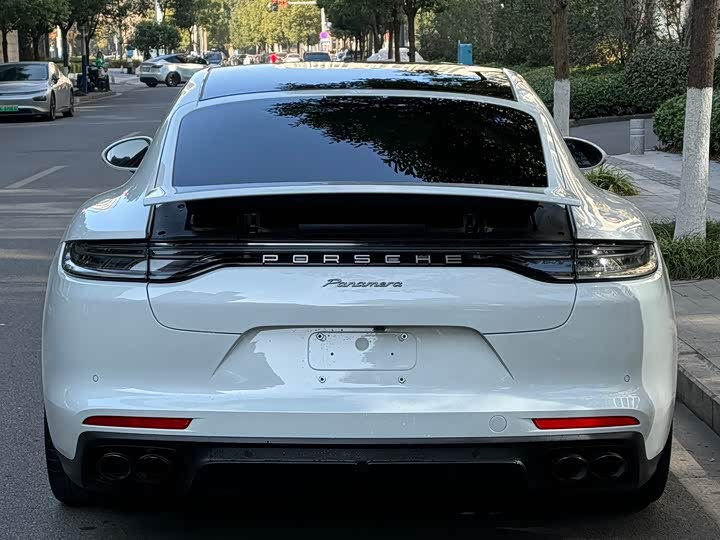 Фото 4 - Porsche Panamera