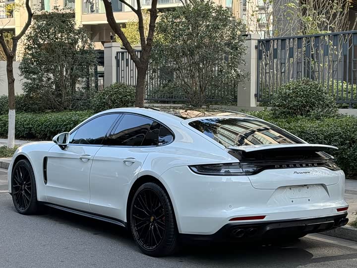 Фото 5 - Porsche Panamera