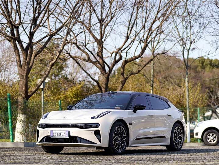 Фото 1 - Zeekr 001