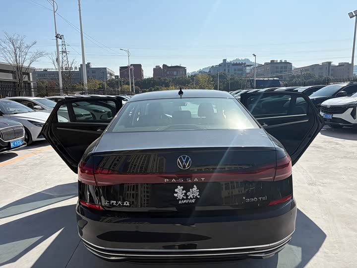 Фото 9 - Volkswagen Passat