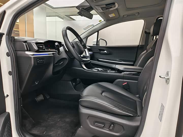 Фото 7 - Hyundai Custo