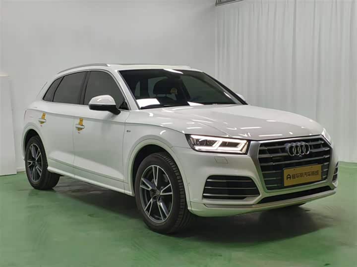 Фото 4 - Audi Q5L