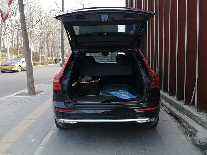 Фото 4 - Volvo XC60