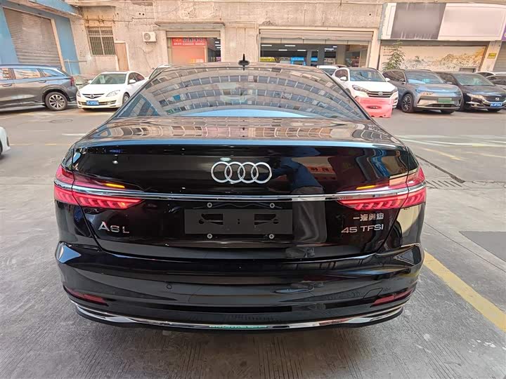 Фото 6 - Audi A6L