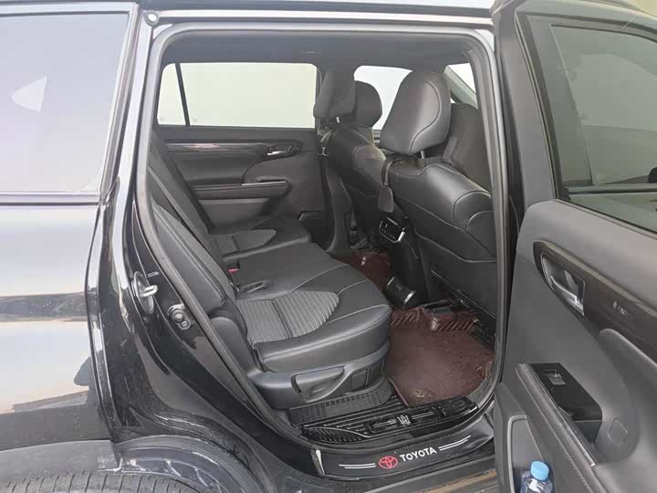 Фото 5 - Toyota Crown Kluger