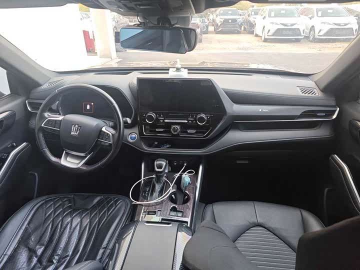 Фото 7 - Toyota Crown Kluger