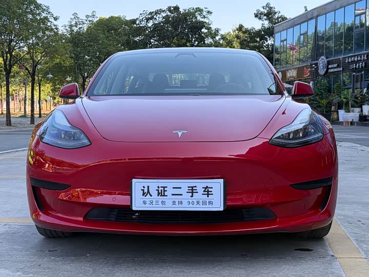 Фото 2 - Tesla Model 3