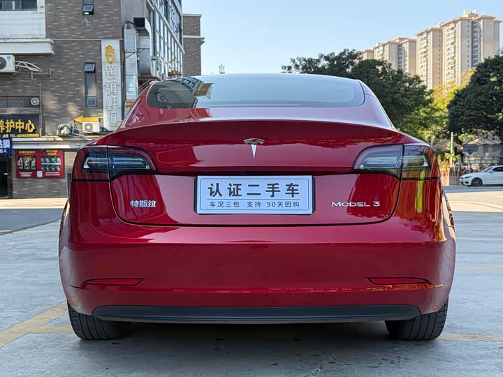 Фото 8 - Tesla Model 3