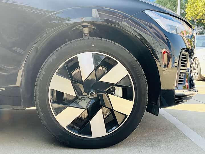 Фото 8 - Volvo XC60 Hybrid