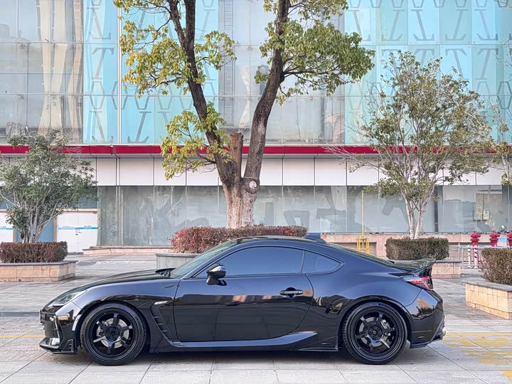 Фото 3 - Subaru BRZ