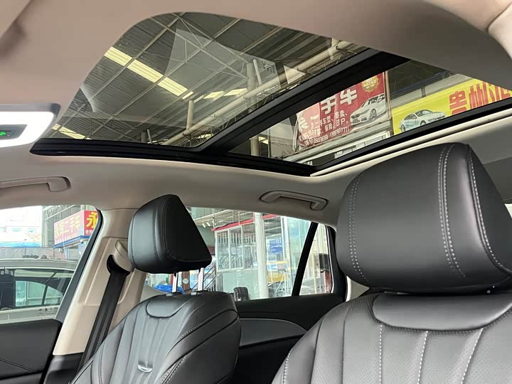 Фото 7 - Hongqi H5