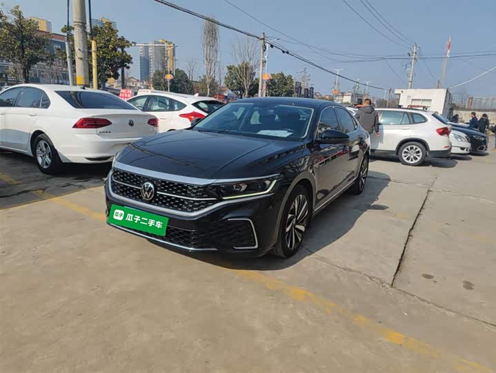 Фото 1 - Volkswagen Passat