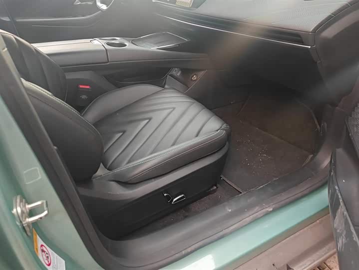 Фото 8 - Changan Deepal SL03