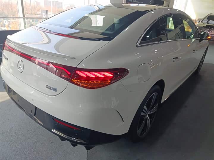 Фото 7 - Mercedes-Benz EQE