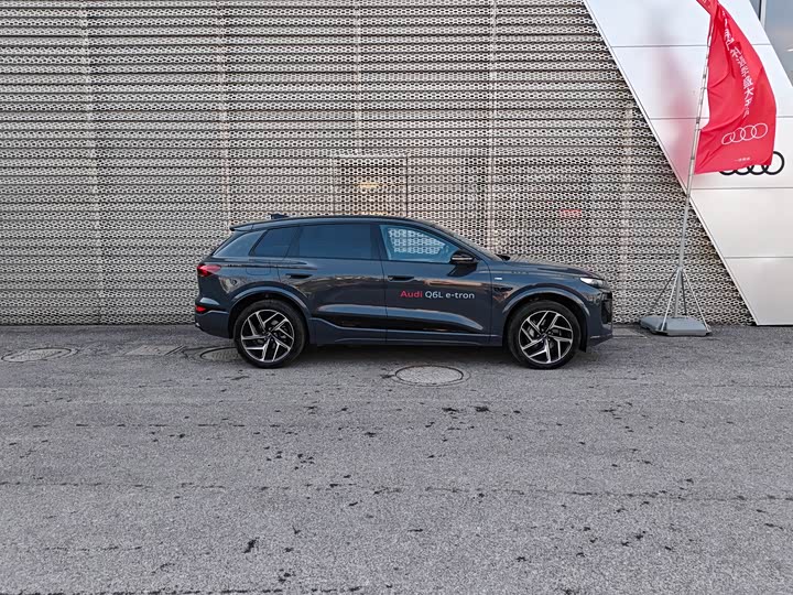 Фото 3 - Audi Q6L e-tron