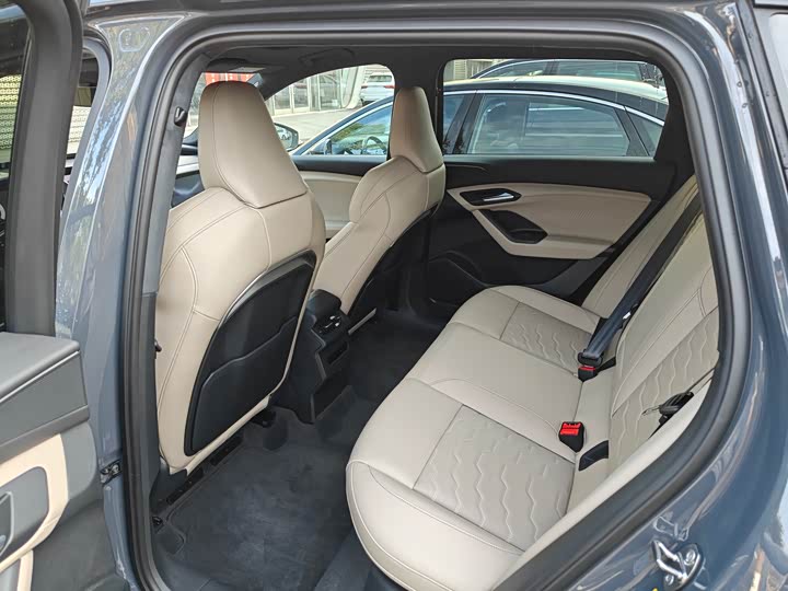 Фото 7 - Audi Q6L e-tron