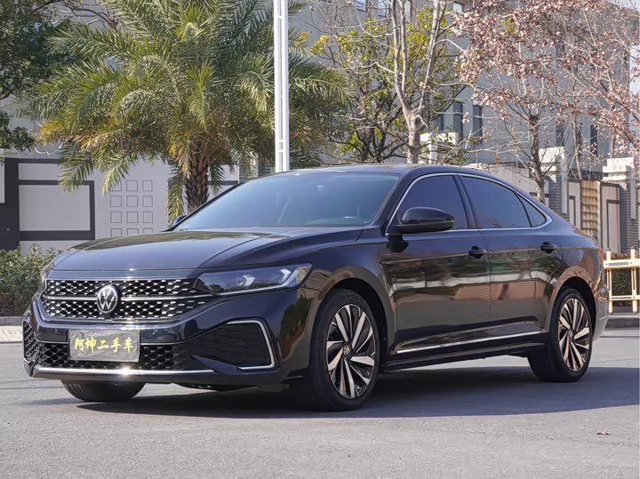 Фото 1 - Volkswagen Passat