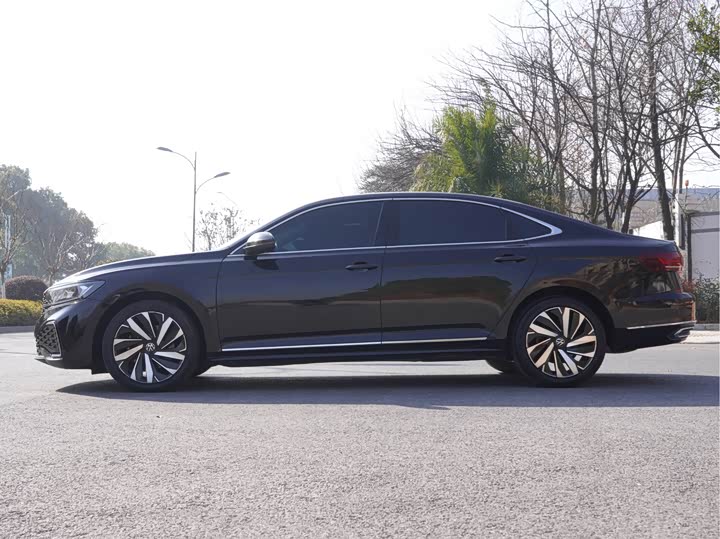 Фото 4 - Volkswagen Passat