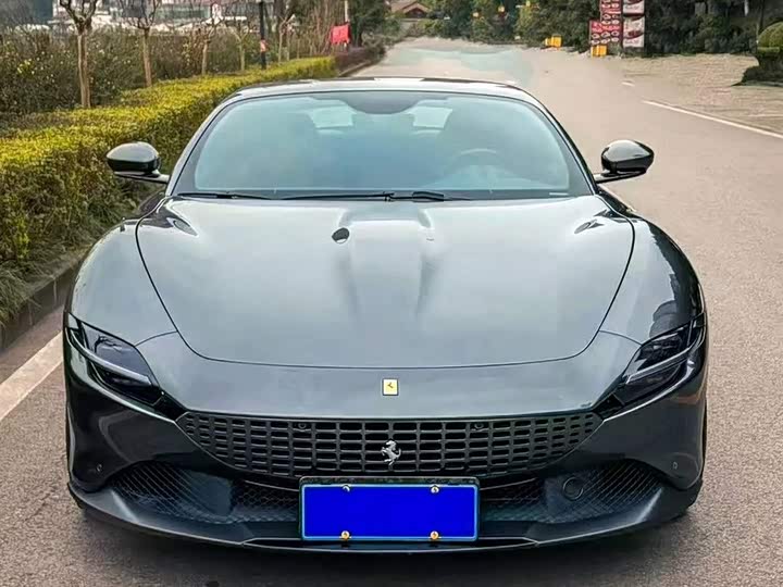 Фото 2 - Ferrari Roma