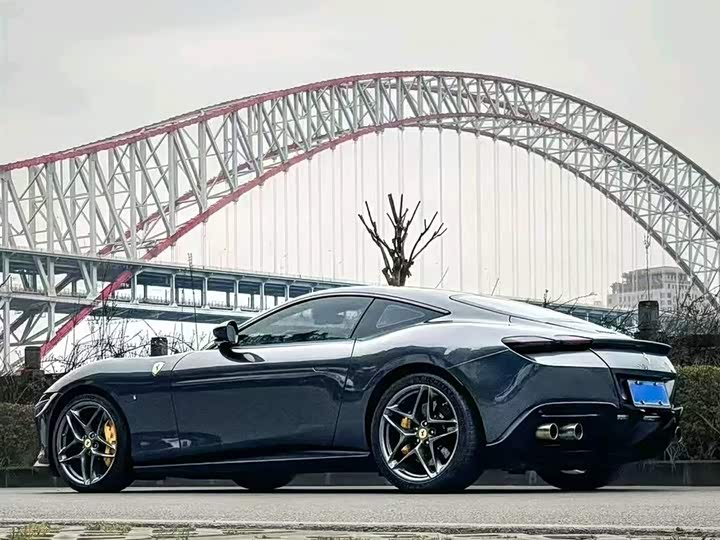 Фото 4 - Ferrari Roma