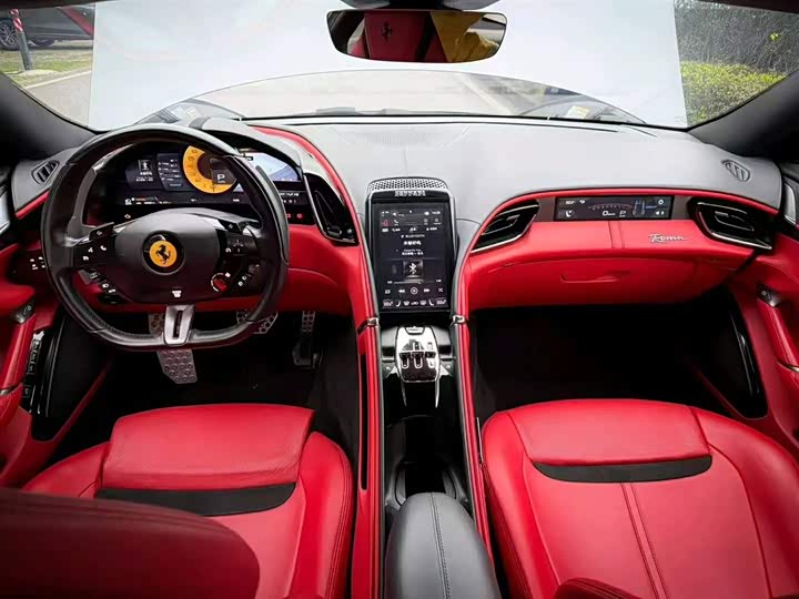 Фото 8 - Ferrari Roma