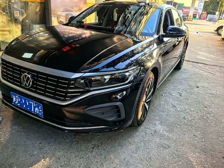 Фото 1 - Volkswagen Passat