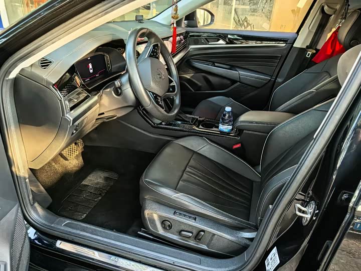 Фото 3 - Volkswagen Passat