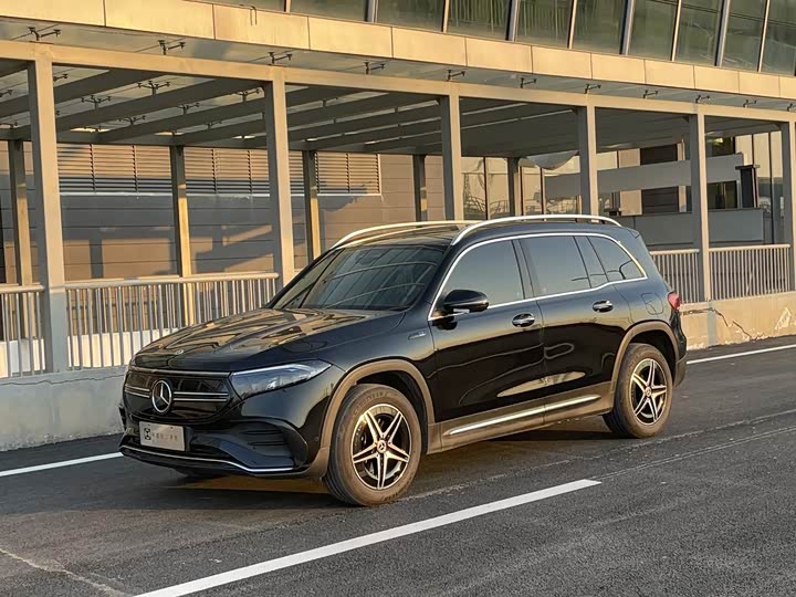 Фото 1 - Mercedes-Benz EQB