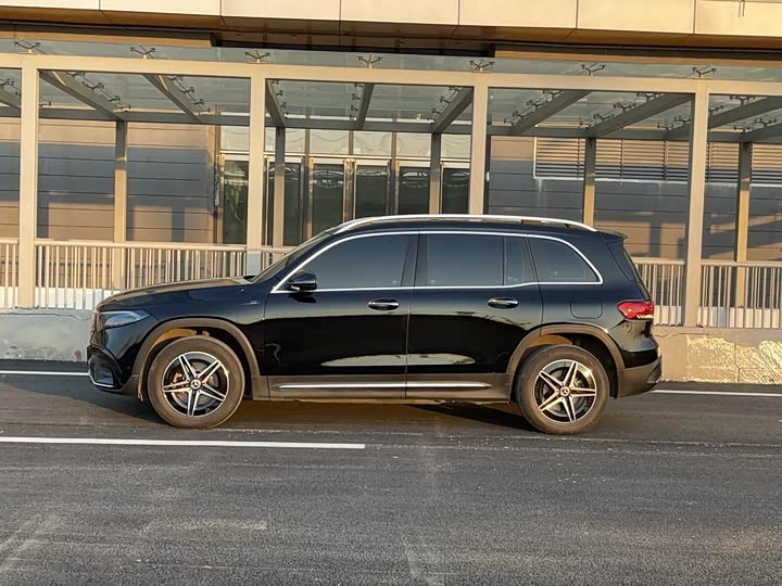 Фото 3 - Mercedes-Benz EQB