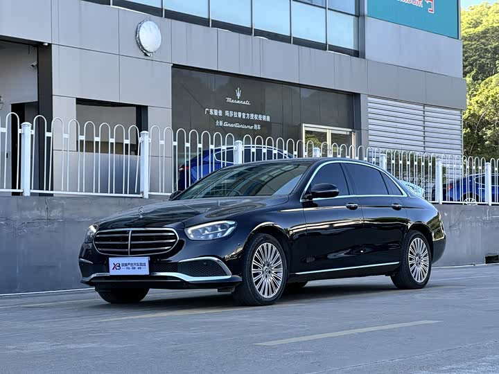 Фото 1 - Mercedes-Benz E-Class