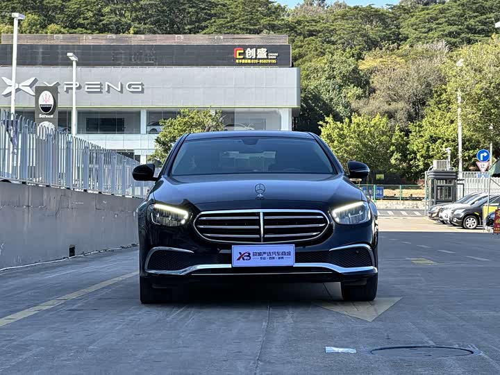 Фото 2 - Mercedes-Benz E-Class